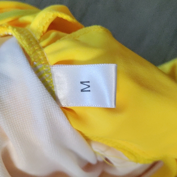Yellow bathing suit - Picture 4 of 5